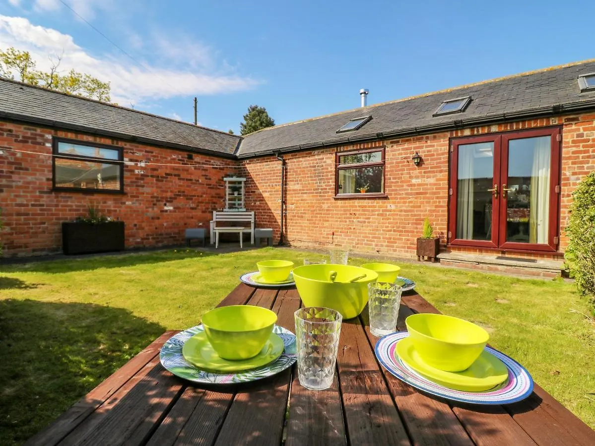 1 Pines Farm Cottages Ulleskelf